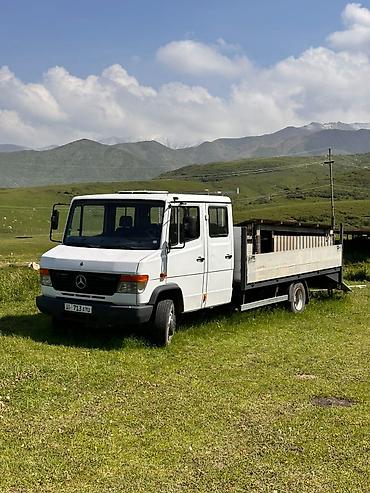 Транспорт: Mercedes-Benz Vario 815D — бортовой грузовик с двойной кабиной и — 1