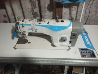 фото одежды: Продаю швейную машину jack f4 в хорошем состоянии 9000 сом