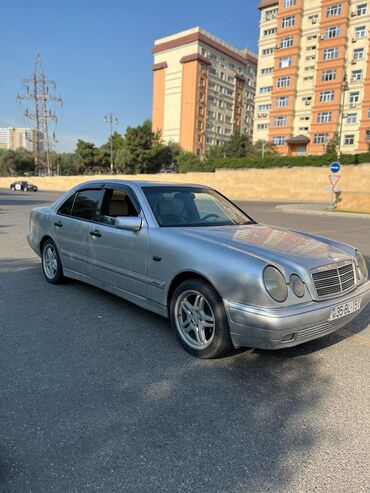 mercedes geyimleri: Mercedes-Benz 230: 2.3 l | 1996 il Sedan