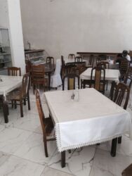 Gözəllik və estetika avadanlığı: 6 dest stol 4 stul ag seherdedi lalafo.az -da Gözəllik və estetika avadanlığı: 6 dest stol 4 stul ag seherdedi