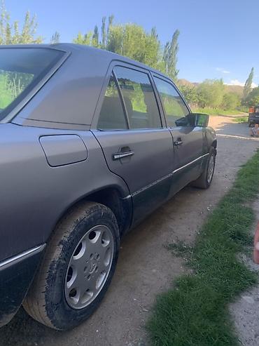 крыло на 124: Mercedes-Benz W124: 1992 г., 3 л, Автомат, Седан — 4