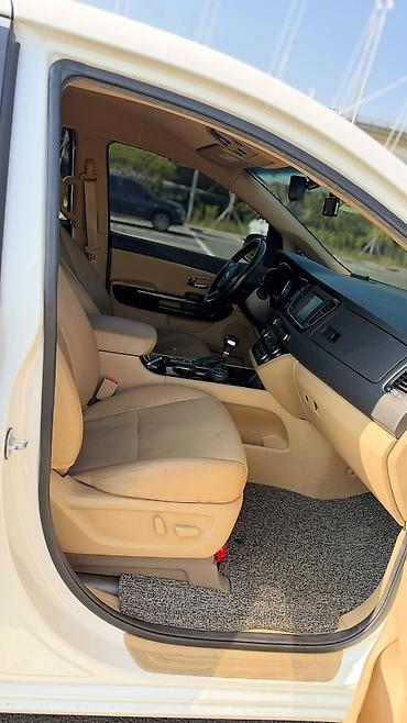 Kia: Kia Carnival: 2020 г., Минивэн — 17