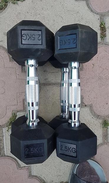 Гантели шестигранные резиновые, пара 2.5 кг - Вес каждой гантели: 2.5