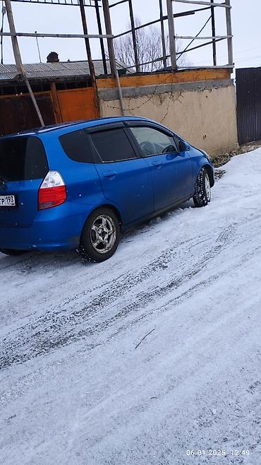w211 e270: Honda Fit: 2003 г., 1.3 л, Автомат, Бензин, Хэтчбэк — 4