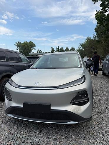 byd e1: Changan Qiyuan Q05: 2026 г., 0.1 л, Робот, Электромобиль, Кроссовер — 1