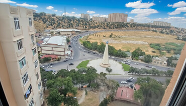 Köhnə tikili: Bakı, Yeni Günəşli Massiv A, 3 otaqlı, Köhnə tikili, m. Xalqlar Dostluğu, 90 kv. m — 1