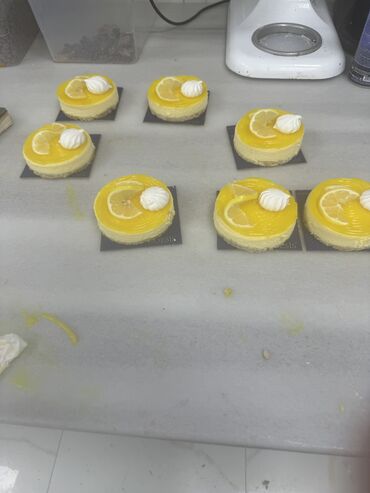 Digər ixtisaslar: İş axdarıram — 12