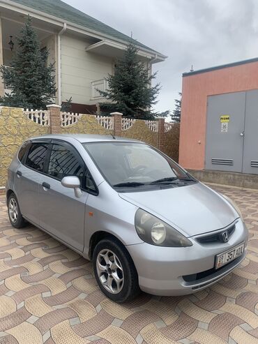 Транспорт: Honda Jazz: 2002 г., 1.3 л, Механика, Бензин