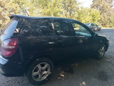 Nissan: Nissan Almera: 2000 г., 1.8 л, Бензин, Хетчбек