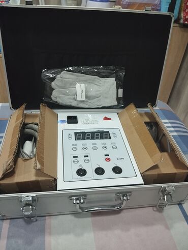 медицинский чемодан: Продаю микротоковый аппарат В 809,для массажа лица и тела с новыми