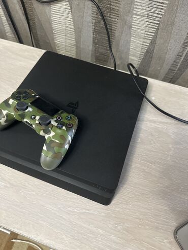 PS4 (Sony PlayStation 4): 1 тб,1 жестик + диск