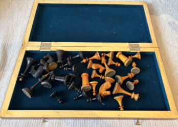 Шахматы: Шахматы СССР. Полный комплект! Все одинаковые. Доска дерево. Фигуры — 15