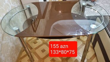 журнальный столик деревянный в Азербайджан | Столы: Продам вот такой вот мощный стеклянный столик.Размеры длина 1,33