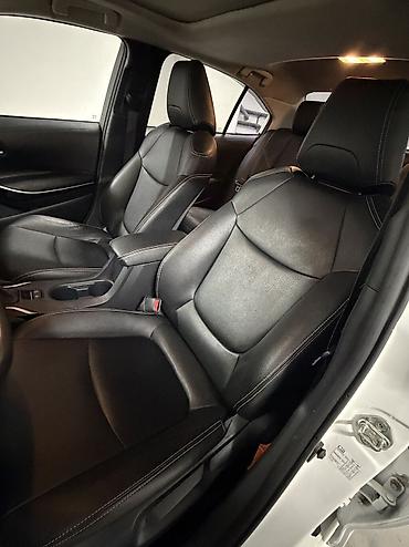 Toyota: Toyota Corolla: 2021 г., 1.8 л, Вариатор, Гибрид, Седан — 8