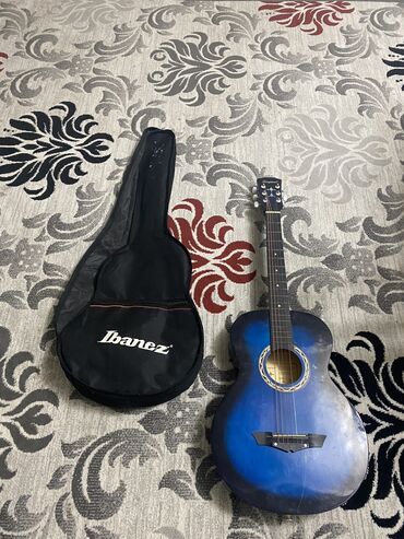 сумка для гитары: Продаю гитару с чехлом Нет одной струны Гитара в отличном
