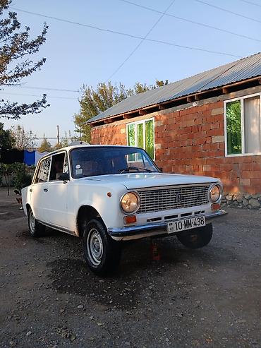 volkswagen polo 1: VAZ 2101, ağ rəng, sedan kuzov. Texniki xüsusiyyətlər: - — 2