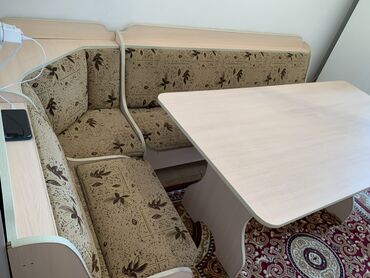 Кухонные столы и стулья: Кухонный стол и стул, Б/у, Самовывоз, цвет - Бежевый