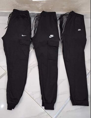 sinsay muske majice: Sweatpants, 2XL (EU 56), L (EU 52), M (EU 50), Adidas, color - Black, Cotton