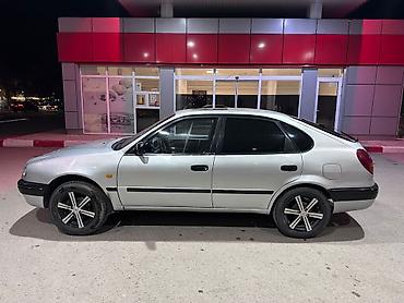 Toyota: Toyota Corolla: 1998 г., 1.3 л, Механика, Бензин, Хэтчбэк — 4