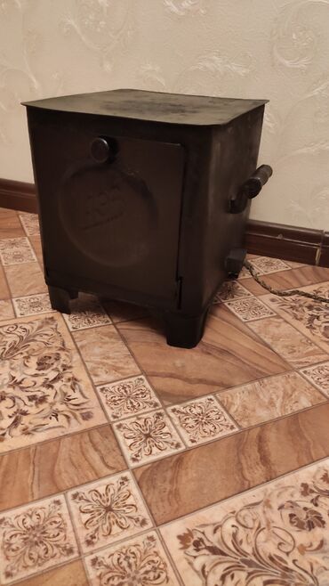 оборудование для пиццы: Духовка электрическая для выпечки хлебобулочных изделий. - Корпус