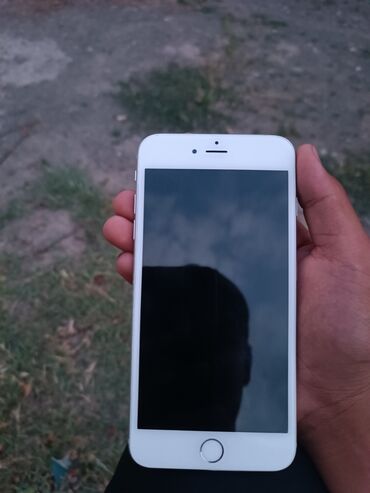 айфон бесплатно: IPhone 6s, Серебристый