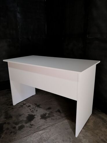 стол для комнаты: Офисный Стол, цвет - Белый, Новый