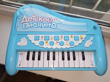 детское пианино синтезатор: Продаю интерактивное пианино в отличном состоянии, все клавиши и