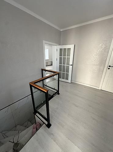 Продажа коттеджей и домов: 🔥Продается Мансардный дом🔥 🏡Район: Ак Ордо 1 ✅Участок:5 соток — 11