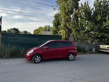 fit 2004: Honda Fit: 2002 г., 1.3 л, Вариатор, Бензин, Хэтчбэк — 2