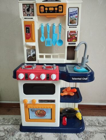 детская игрушка кухня: Продаю детскую кухню. Состояние новое. Высота 78см. Не маленький