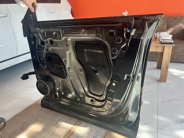 changan q07: ChanganQ07 Avtomobil qapısı, qara rəngdə və metal materialdan — 3