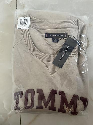Верхняя одежда: Original Tommy hilfiger her birinin uzerinde olcu qeyd olunub bezi — 1