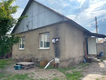 кыргыз недвижимост: 54 кв. м, 3 бөлмө, Эски ремонт