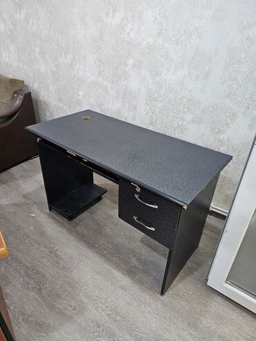 шкаф железный офисный: Для сотрудника, Прямоугольный стол