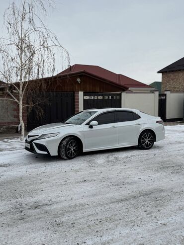 Toyota: Toyota Camry: 2021 г., 2.5 л, Вариатор, Гибрид, Седан