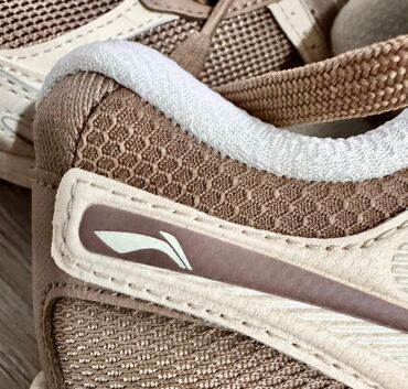 Women's Sneakers and athletic shoes: Оригинальные новые женские кроссовки Li-Ning Размер: 36 Цвет — 5