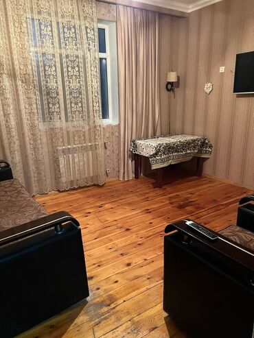 Посуточная аренда домов: 100 м², 3 комнаты, Комби, Газ, Электричество