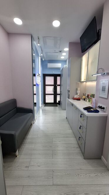 Офисы: Продаю Офис 40 м², 1 этаж — 4