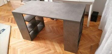 Stolovi: Radni Sto 46 Materijal: Radni sto se izrađuje od univera debljine 18 — 2