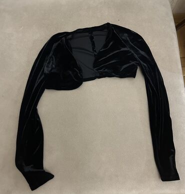 jaketlər: Qadınlar üçün qara məxməri bolero - Model: uzunqol, qısa kəsimli