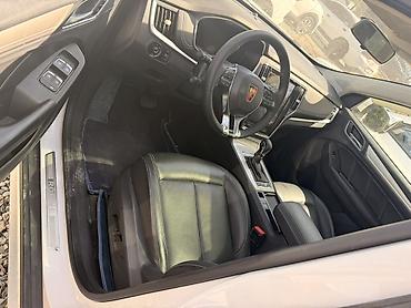 электромобиль roewe: Roewe RX5: 2020 г., Гибрид, Кроссовер — 6