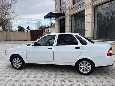 VAZ (LADA): VAZ (LADA) Priora: 1.6 l | 2015 il 140770 km Sedan — 6