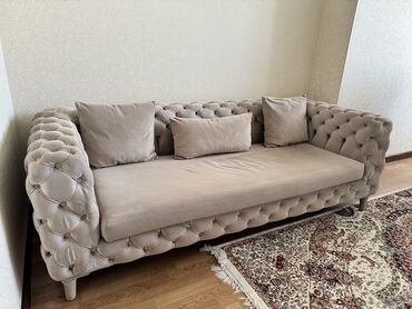удобный диван: Түсү - Саргыч боз, Колдонулган