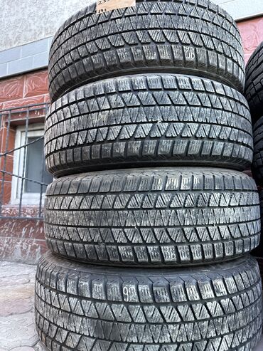 Шины: Шины 235 / 60 / R 18, Зима, Б/у, Комплект, Легковые, Bridgestone