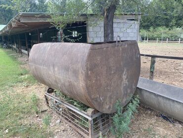 пластмассовый бак: Бак, Металл, 2000 л, Самовывоз