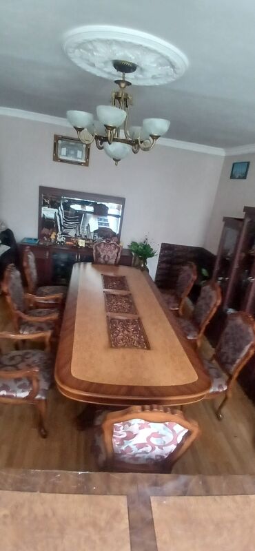 Masa və oturacaq dəstləri: Qonaq otağı üçün, İşlənmiş, Açılmayan, Oval masa, 8 stul, Türkiyə