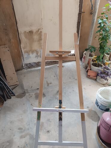 Toy paltarları və aksesuarları: Rəsim. Cəkmək ücün. Tutacaq. 
Unvan yeni Yasamal