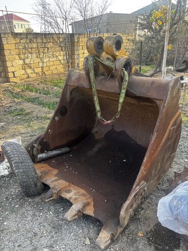 Digər avtomobil ehtiyat hissələri: Cat 330 D2L Ekskavatoru Ehtiyat hisələri mövcudur Kouş Yağ paylaycı — 1