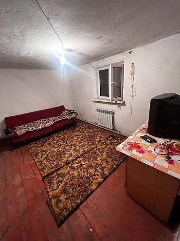 2комнатная квартира 12000сом адрес село Восток сейтек 18 душ