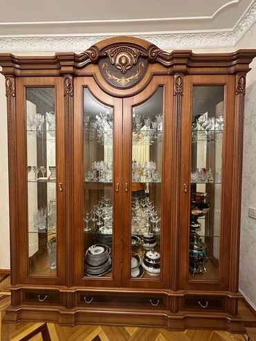 Qonaq otağı dəstləri: İşlənmiş, Rəf, Masa və oturacaqlar, Servant, Kredit yoxdur — 2